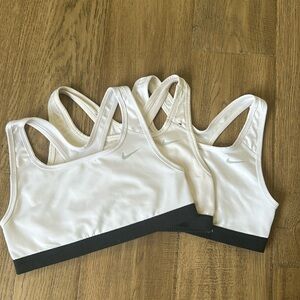 Nike White and Black Sports Bra Medium Impact